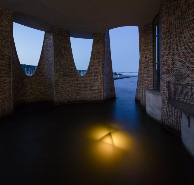 Fjordenhus  -  Kirk Kapital.     . : Anders Sune Berg  2018 Olafur Eliasson