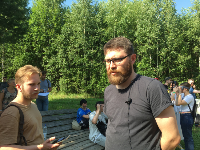 Презентация выставки “Free the Space” в Виртуальном русском павильоне на Венецианской архитектурной биеннале. Авторы (группа (:lion:&:unicorn:): Пекка Айраксин, Лиза Доррер, Карина Голубенко, Антон Кальгаев, Мария Качалова, Мария Косарева, Иван Курячий при участии Елены Вискович, Вальттери Осара и Владимира Гончарова. Архстояние 2018. Фотография Архи.ру Презентация выставки “Free the Space” в Виртуальном русском павильоне на Венецианской архитектурной биеннале. Авторы (группа (:lion:&:unicorn:): Пекка Айраксин, Лиза Доррер, Карина Голубенко, Антон Кальгаев, Мария Качалова, Мария Косарева, Иван Курячий при участии Елены Вискович, Вальттери Осара и Владимира Гончарова. Архстояние 2018. Фотография Архи.ру
