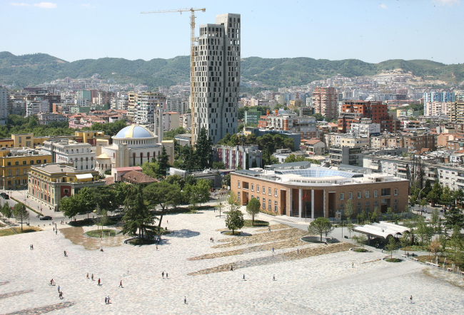 Площадь Скандербега. Тирана, Албания. Реконструкция по проекту 51N4E. Фотография © Filip Dujardin