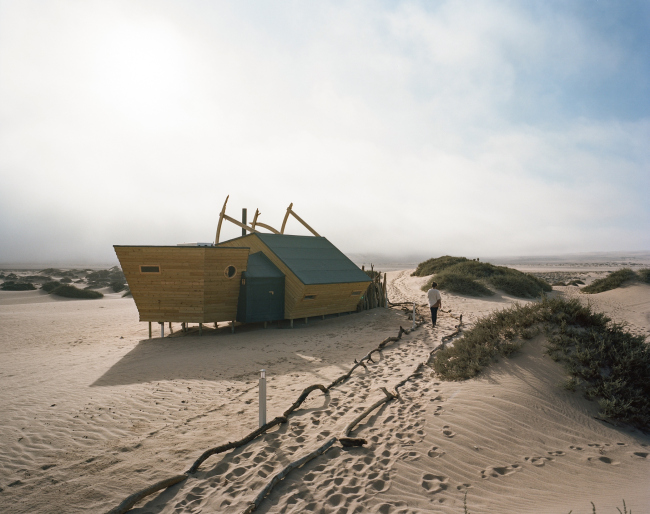 ����� Shipwreck Lodge. ���������� � Michael Turek. ������������� Nina Maritz Architects