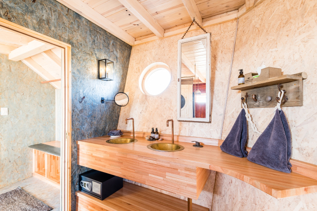 ����� Shipwreck Lodge. ���������� � Shawn van Eeden. ������������� Nina Maritz Architects