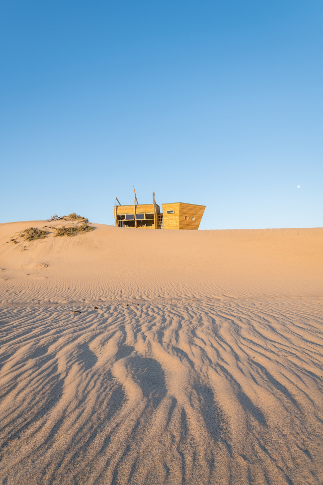 ����� Shipwreck Lodge. ���������� � Shawn van Eeden. ������������� Nina Maritz Architects