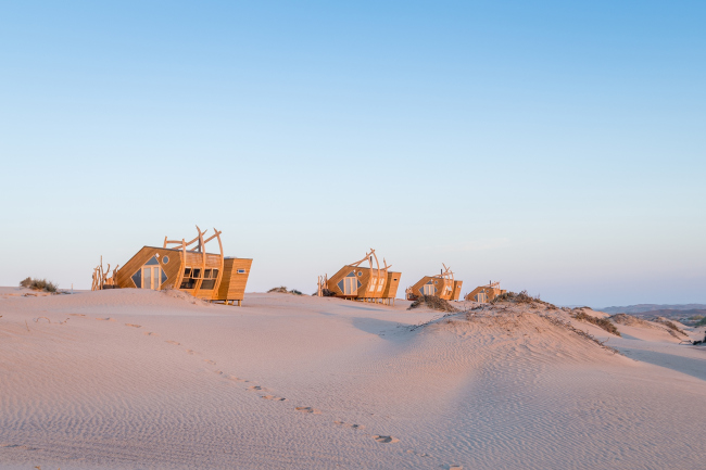 ����� Shipwreck Lodge. ���������� � Shawn van Eeden. ������������� Nina Maritz Architects