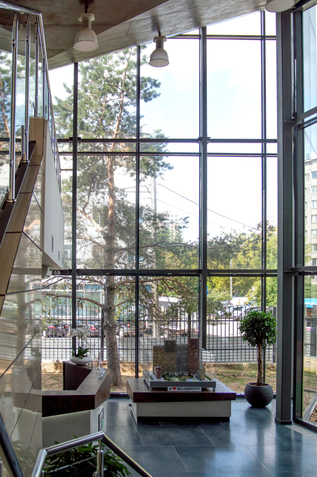 The sales office building of "Seliger City" residential complex � Architecturium