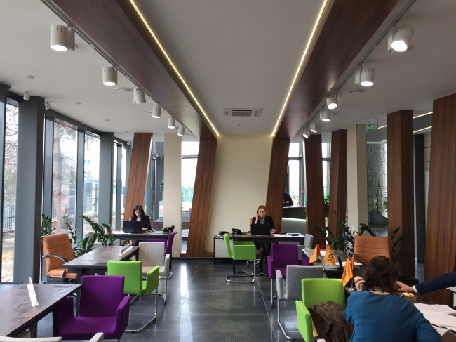 The sales office building of "Seliger City" residential complex � Architecturium