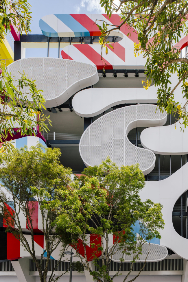 Museum Garage. ����� J. Mayer H. und Partner. ���� � Miguel de Guzmán