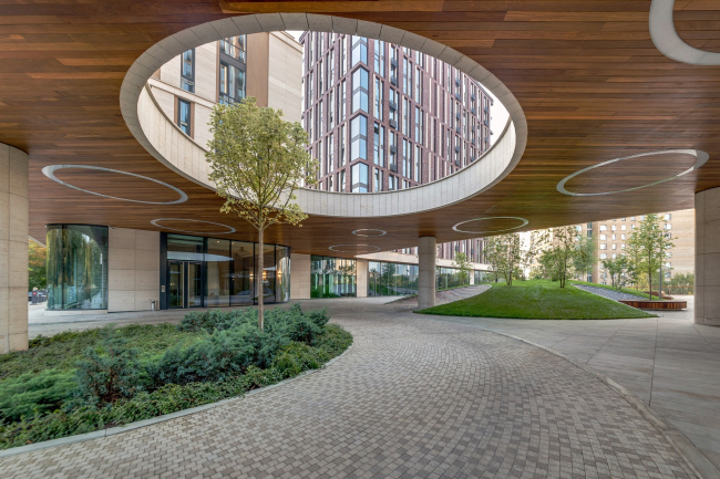 "Vorobyev Dom" residential complex. Photograph � ADM