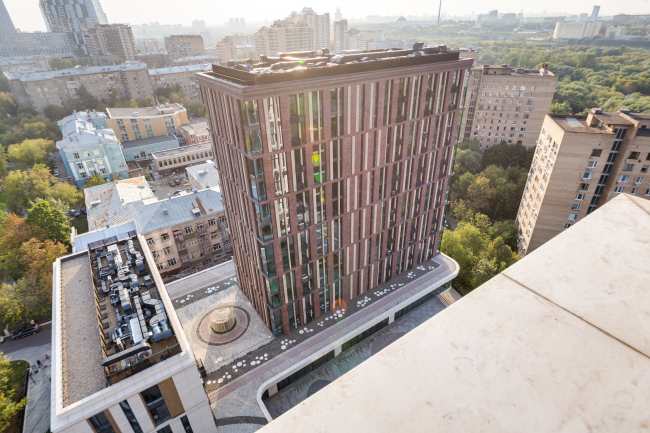 "Vorobyev Dom" residential complex. Photograph � ADM