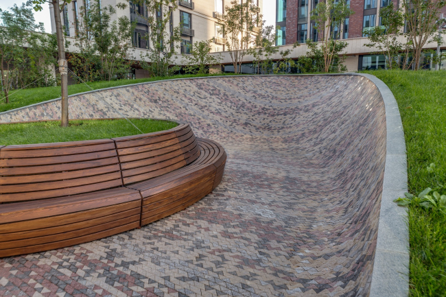 "Vorobyev Dom" residential complex. Photograph � ADM