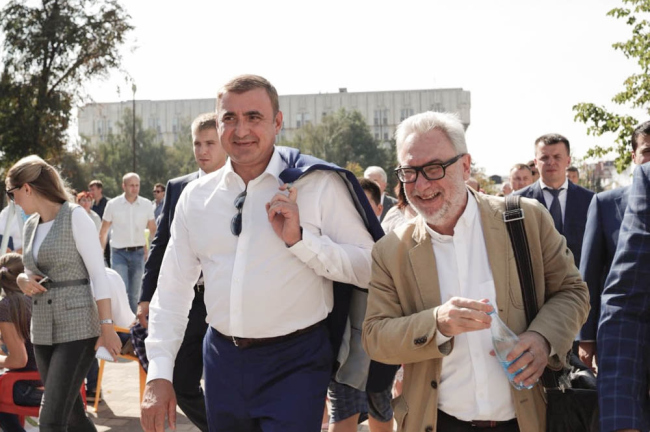 Aleksey Duming (left) Oleg Shapiro (right) at the inauguration of the embankment, 09.09.2018, Tula. Photo courtesy by WOWHAUS