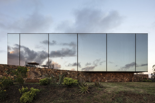  Sacromonte Shelters.   Leonardo Finotti