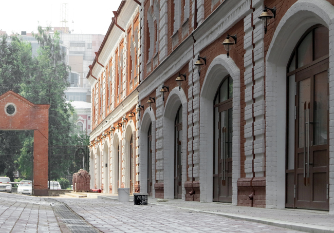 ASTRA housing complex and the reconstruction of Perm's shopping arcades of the XIX century. SYNCHROTECTURE  Provided by the architects