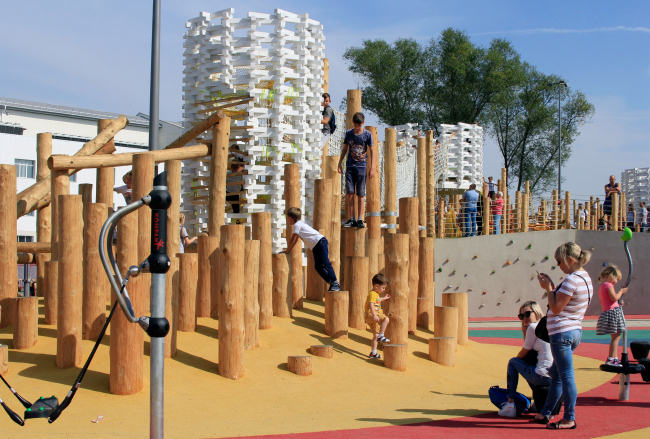 Reconstruction of the Upa River embankment, Tula. 2017-2018 � WOWHAUS, Photograph: Julia Tarabarina, Archi.ru