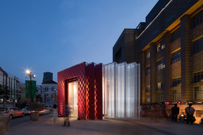 Waste Side Story. ���������� � Ketsiree Wongwan. ������������� Cloud-floor