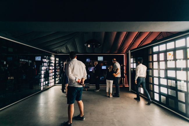 ���� � Intellectual Renaissance