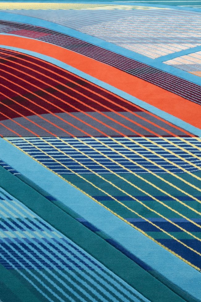 ��������� RE/Form (Striation). ����������� ������������� Zaha Hadid Design