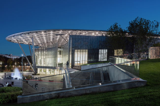 Zaryadye Concert Hall. Photograph � Aleksey Naroditsky