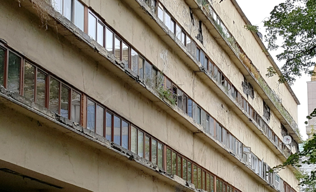 The Narkomfin Building before the beginning of restoration. Photo courtesy by Ginsburg Architects