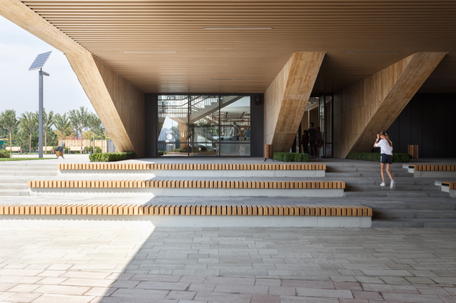 Gymnasium A+, construction, yard  Archimatika. Photograph  Alexander Angelovsky