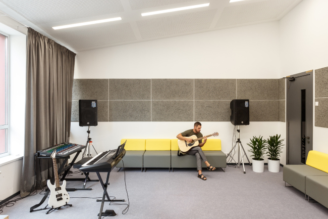 Gymnasium A+, construction � Archimatika. Photograph � Alexander Angelovsky