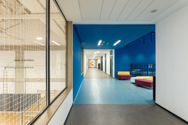 Gymnasium A+, construction � Archimatika. Photograph � Alexander Angelovsky