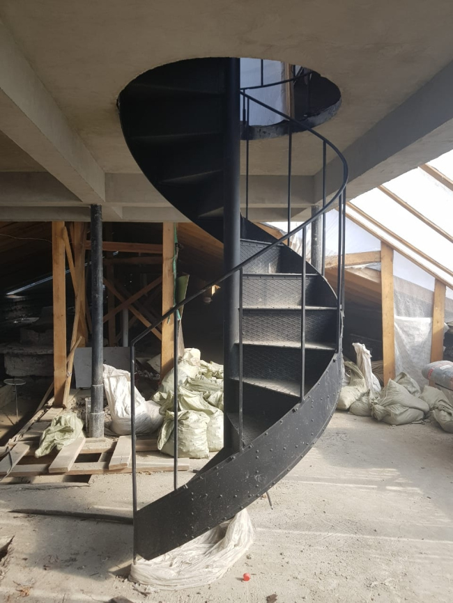 The replaced spiral staircase leading to the roof, 2018. Photo courtesy by Ginsburg Architects