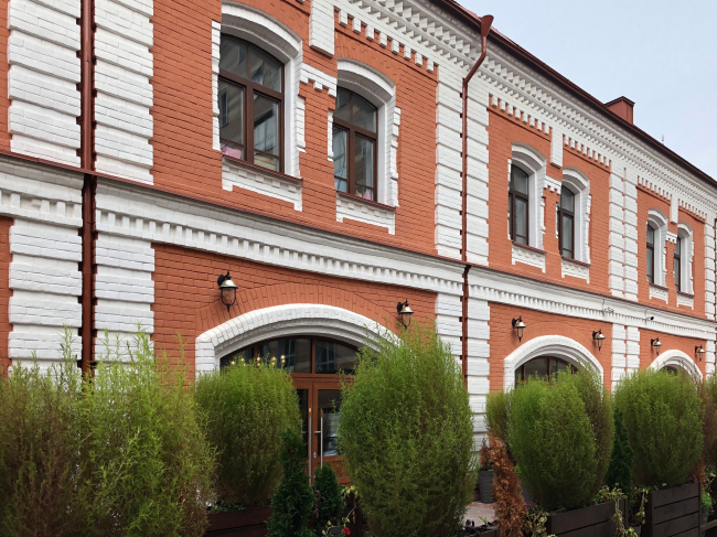 ASTRA housing complex and the reconstruction of Perm's shopping arcades of the XIX century. SYNCHROTECTURE  Provided by the architects