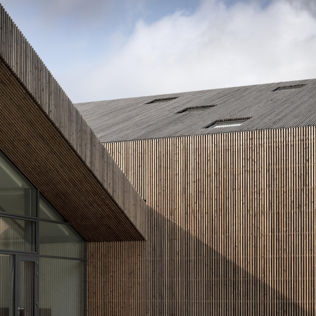 ������������ � ��������������� ����� Hjertet � Adam Mørk