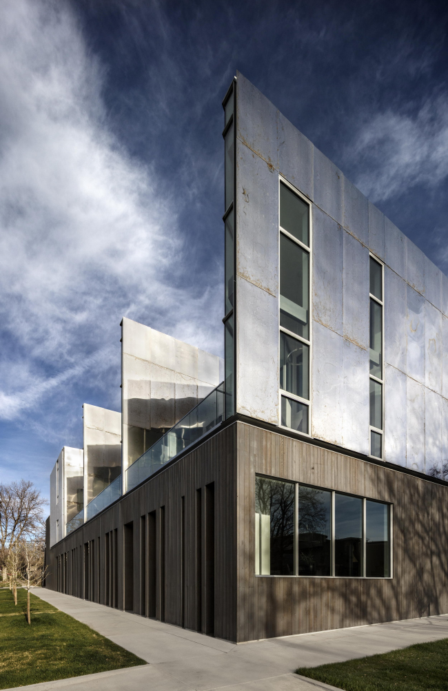 ��������������� ��� �� �������-�����. ���� � Astula, Inc.