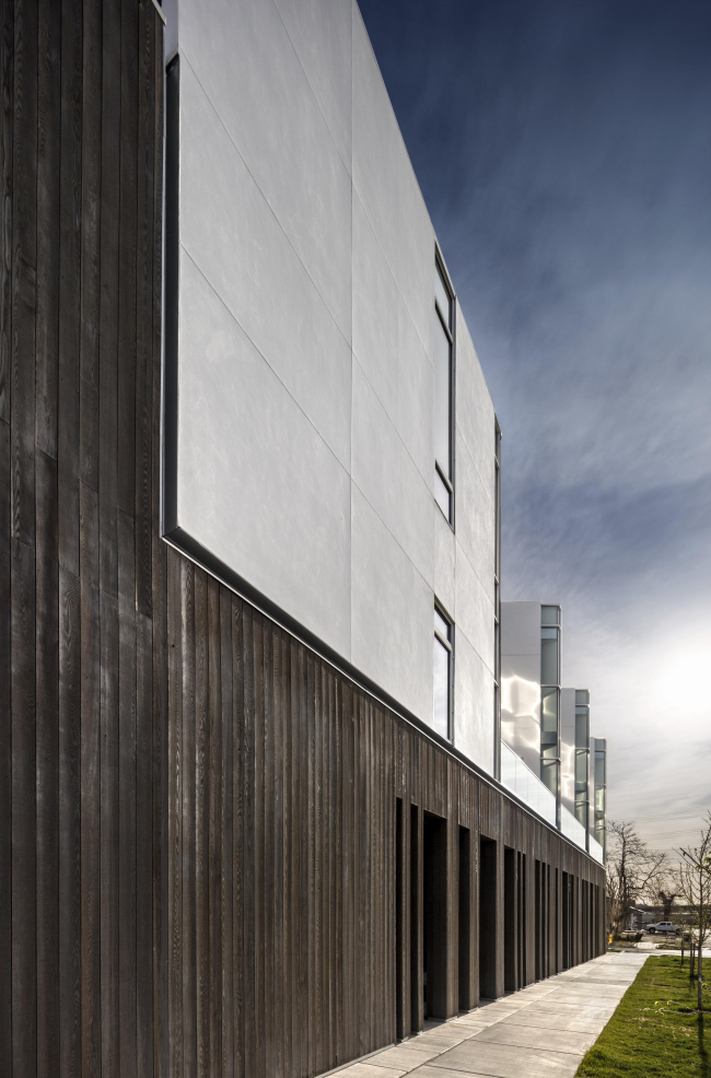 ��������������� ��� �� �������-�����. ���� � Astula, Inc.