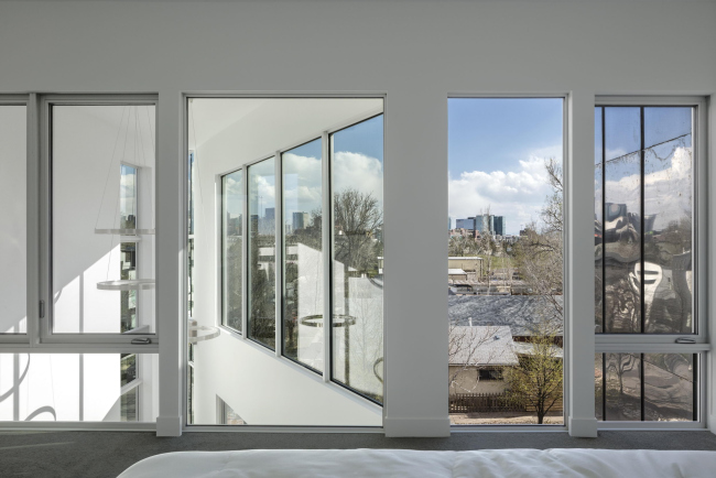 ��������������� ��� �� �������-�����. ���� � Astula, Inc.