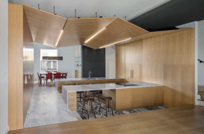 ��������������� ��� �� �������-�����. ���� � Astula, Inc.