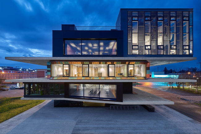 ������ UMAR � ������ NEST. ���� � Zooey Braun, Stuttgart
