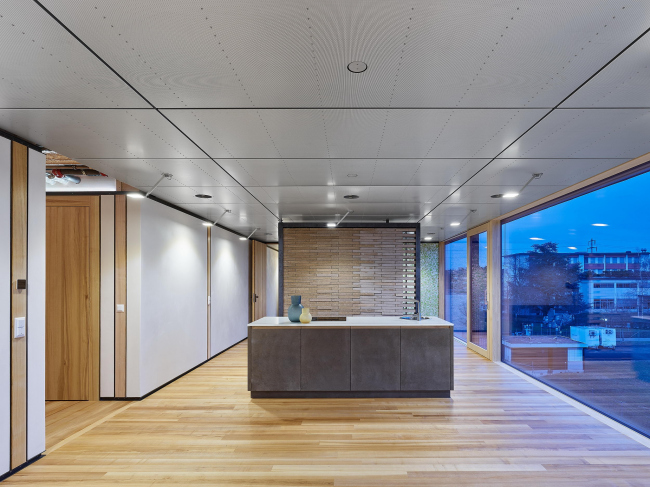 ������ UMAR. ���� � Zooey Braun, Stuttgart