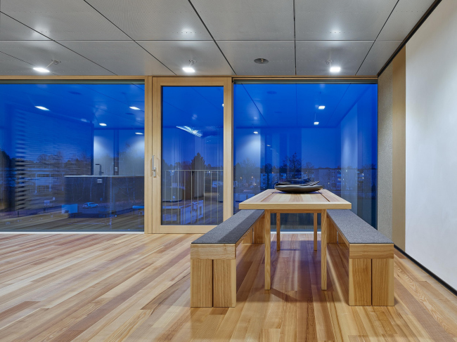 ������ UMAR. ���� � Zooey Braun, Stuttgart