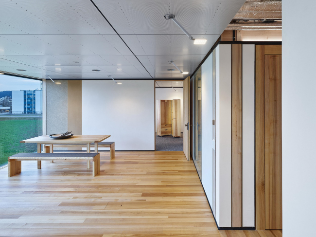 ������ UMAR. ���� � Zooey Braun, Stuttgart