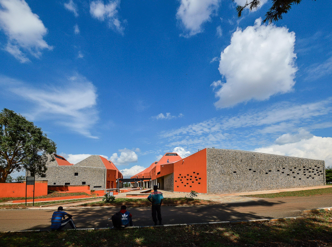 Факультет архитектуры и экологического проектирования. Фото © Edwin Seda