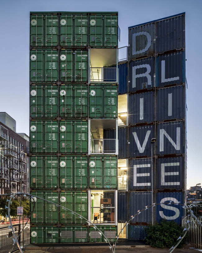 ����� �������� Drivelines Studios. ���������� � Dave Southwood. ������������� LOT-EK
