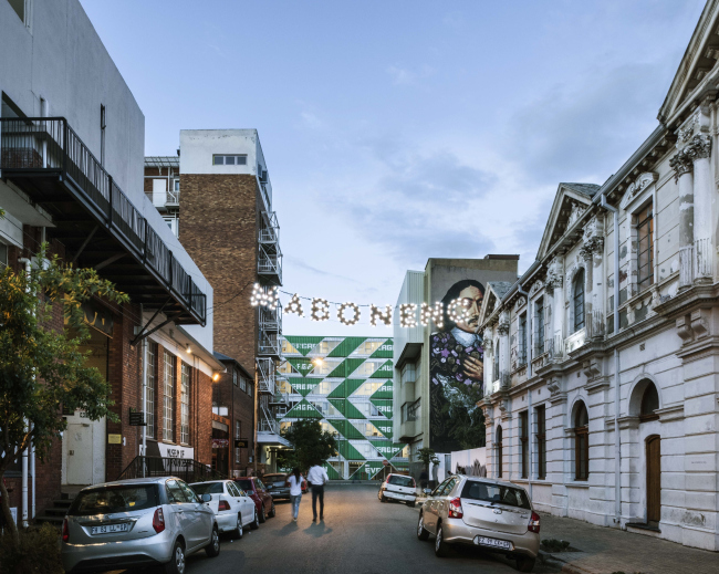 ����� �������� Drivelines Studios. ���������� � Dave Southwood. ������������� LOT-EK