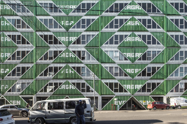 ����� �������� Drivelines Studios. ���������� � Dave Southwood. ������������� LOT-EK