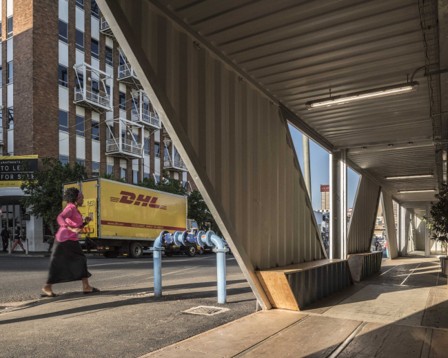 ����� �������� Drivelines Studios. ���������� � Dave Southwood. ������������� LOT-EK