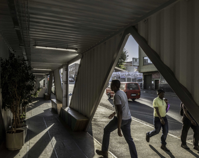 ����� �������� Drivelines Studios. ���������� � Dave Southwood. ������������� LOT-EK