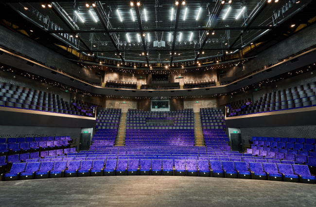 ����� ��������������� �������� ������. ���� � National Kaohsiung Center for the Arts (Weiwuying)