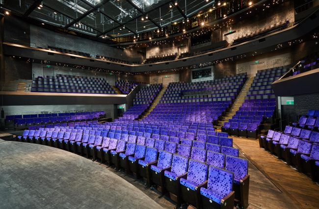 ����� ��������������� �������� ������. ���� � National Kaohsiung Center for the Arts (Weiwuying)