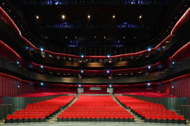 ����� ��������������� �������� ������. ���� � National Kaohsiung Center for the Arts (Weiwuying)