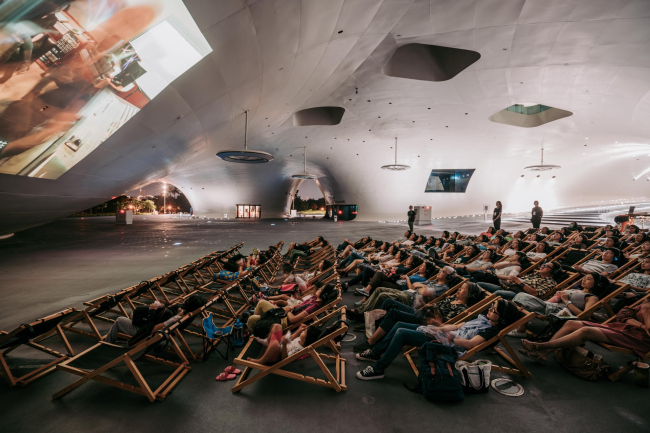 ����� ��������������� �������� ������. ���� � National Kaohsiung Center for the Arts (Weiwuying)