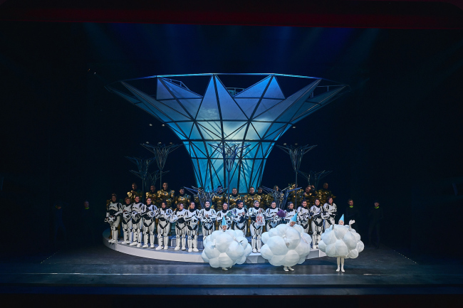 Stage design of �The Magic Flute� in �Helikon-Opera�. Production designers: Sergey Kuznetsov, Agnia Sterligova. Photograph � Sergey Krotov