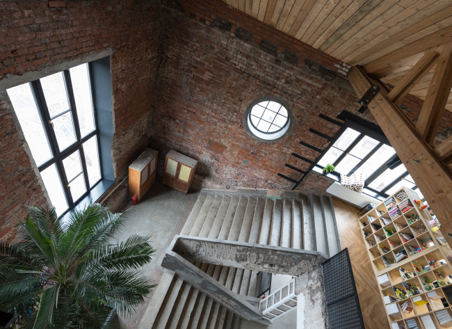 The "Garage" headquarters in Gorky Park. FORM. Photograph � Yuri Palmin