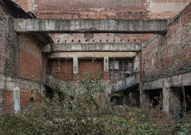 The "Garage" headquarters in Gorky Park. The ruin of the movie theater in the middle of the building. Photograph  Yuri Palmin