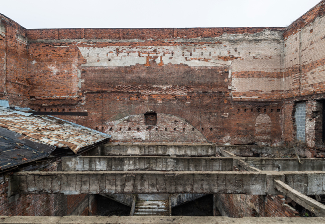 The "Garage" headquarters in Gorky Park. The ruin of the movie theater in the middle of the building. Photograph  Yuri Palmin